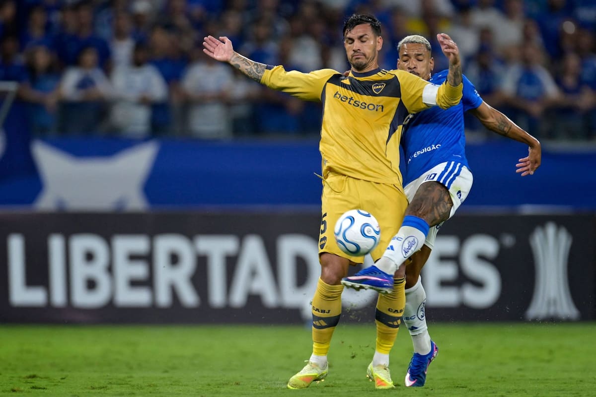 Boca cayó 1 a 0 ante Cruzeiro y, con la victoria de Universidad Católica frente a Barcelona, cayó al segundo puesto del Grupo D.