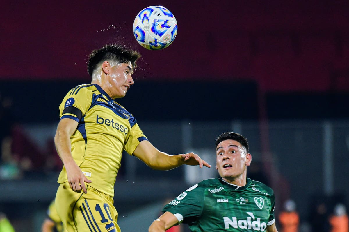 Boca Juniors venció a Sarmiento en Rosario 2 a 0 y enfrentará en la próxima etapa a Vélez (Ảnh: Juan Jose Garcia)