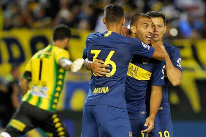 Boca le ganó a Aldosivi, con goles de Ábila y Mauro Zarate
