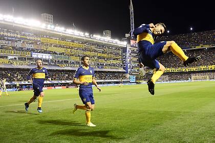 Boca le ganó a Aldosivi con goles de Tévez y Salvio
