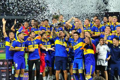 Boca levantó la Supercopa Argentina, su primer título del 2023 después de vencer a Patronato por 3-0 en Santiago del Estero