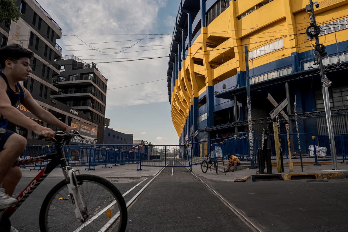 Boca recibió la aprobación del proyecto para levantar cuatro torres de ascensores que conectarán con los niveles superiores de una eventual Bombonera ampliada.