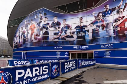 Boca reclamaba un pago que el PSG adeudaba; el PSG insistía en que había realizado la transferencia en tiempo y forma; finalmente vieron que estaba en una cuenta ajena