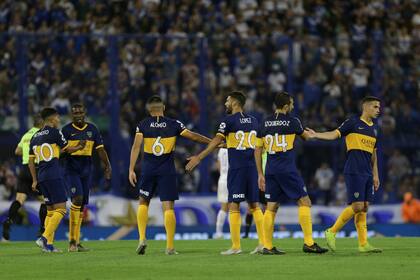 Boca se fue de Liniers con un punto que lo colocó arriba.