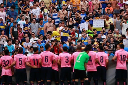 Boca, vestido de rosa