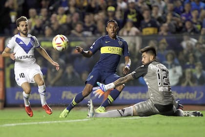 Llegada de Boca: Villa no puede contra Hoyos