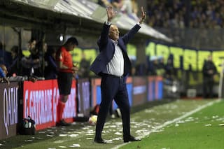 La criticada línea de 3 de Alfaro: ¿estuvo bien en aplicar ese recurso en Boca?