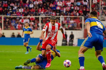 Boca y Unión no se sacaron ventajas en santa fe en un partico con polémicas