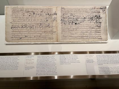 Boceto y anotaciones de un trío para piano, el “Trío para el archiduque”, de Ludwig van Beethoven.
