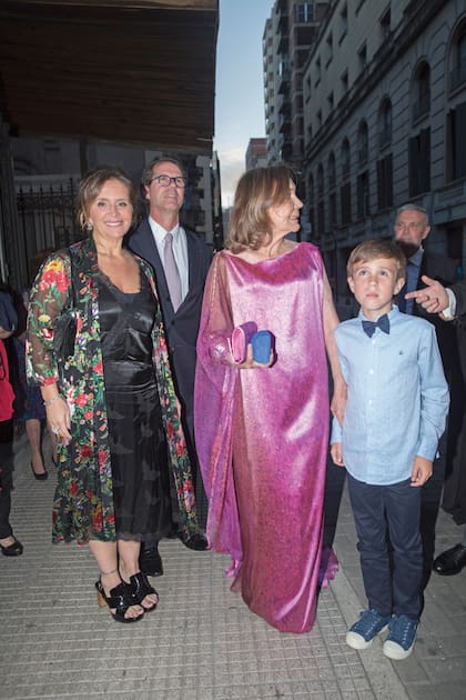 Bárbara Bengolea y su marido, Esteban Ferrari. Su hermana Amalita Amoedo, íntima de la novia, no pudo asistir porque estaba con fiebre