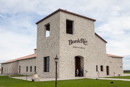 Bodega BordeRío, organiza cenas y degustaciones.