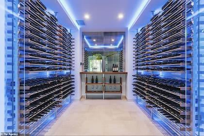 Bodega luminosa: a la mansión que compró Madonna no le falta ninguna comodidad