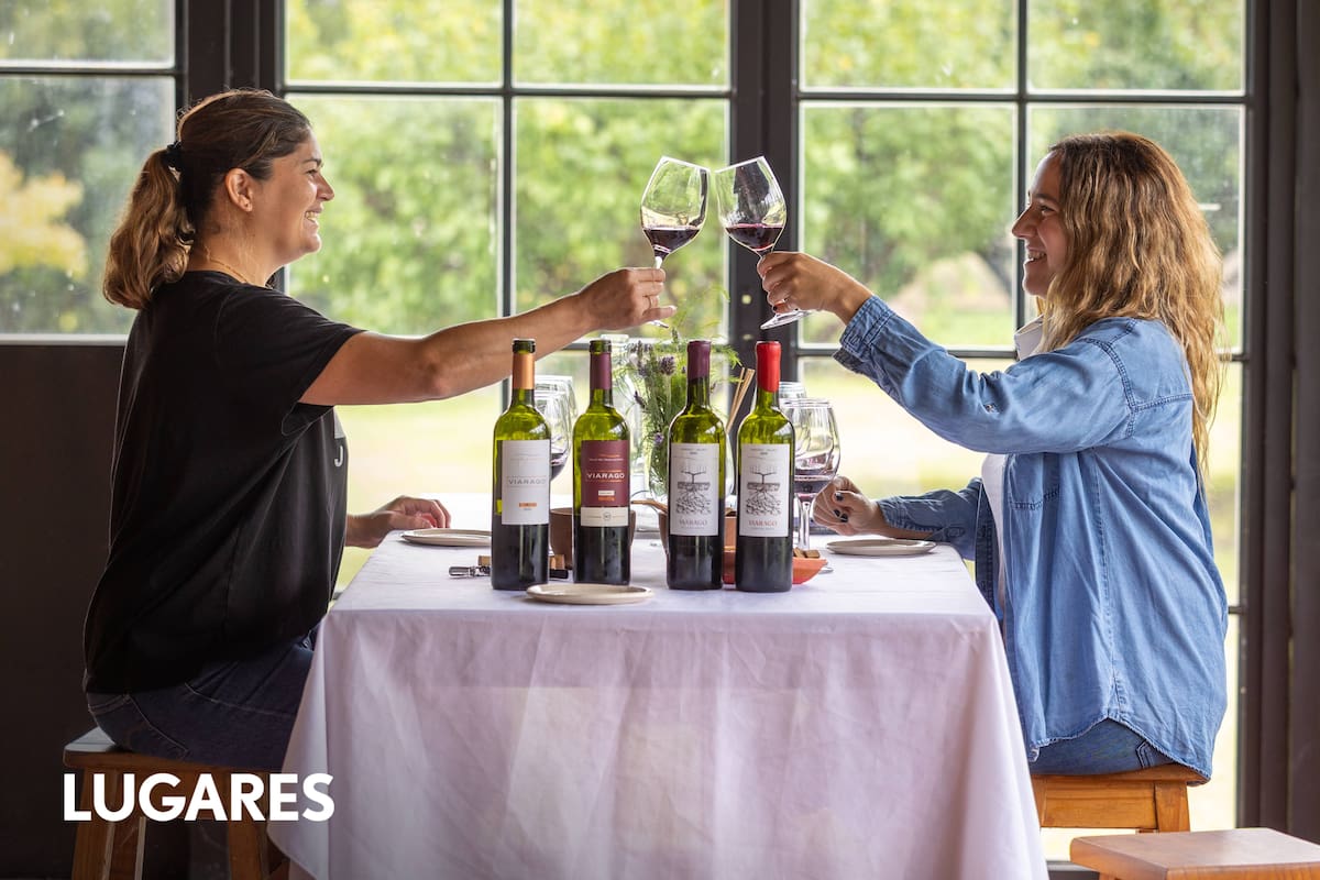Bodega Viarago tiene un muy buen lugar para degustaciones.