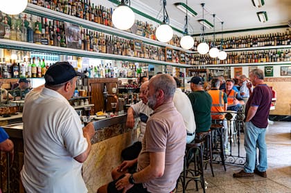 Bodegas Casas, una tradicional taberna cerca del Parque del Retiro, en Madrid. (Emilio Parra Doiztua/The New York Times)