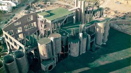 Bofill fundó un taller de arquitectura en las afueras de Barcelona dentro de una antigua fábrica de cemento