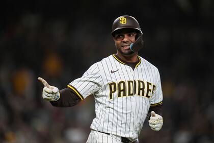 Bogaerts conecta HR y remolca 3 para que Padres derroten 7-4 a Gigantes