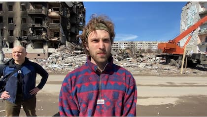 Bogdad, 25, y su padre, con un fondo de destrucción absoluta en Borodyanka