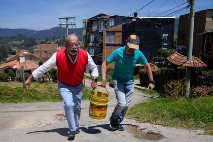 Bogotá termina el racionamiento de agua por sequía. Su caso sirve como alerta a otras ciudades