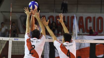 Bolívar barrió a River en la serie
