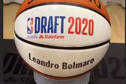 Leandro Bolmaro: "Dormí dos horas, pero con la gorra de Minnesota puesta"
