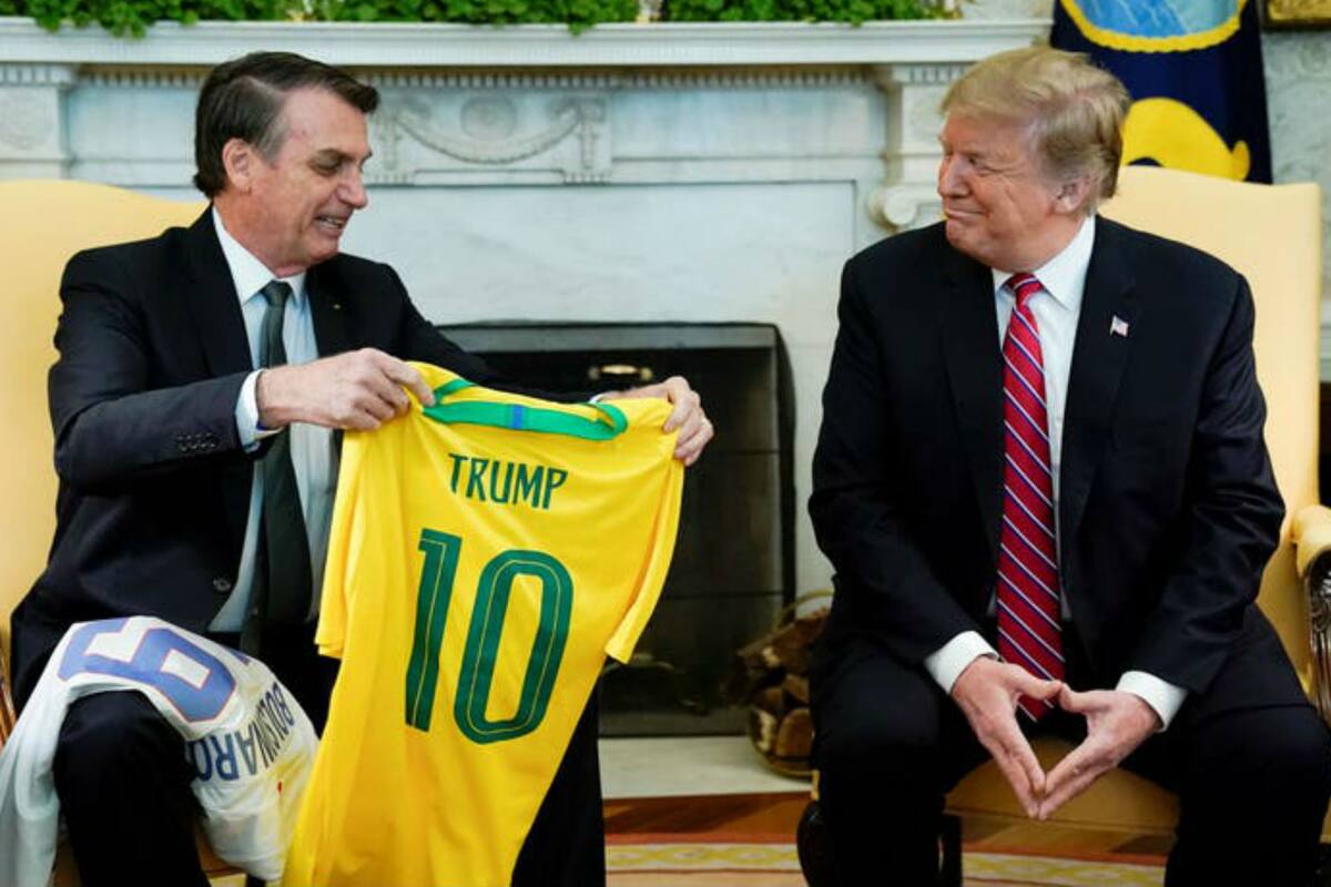 Bolsonaro se reunió con Trump, en marzo pasado, en la Casa Blanca, e intercambiaron camisetas de fútbol