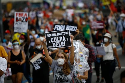 Bolsonaro suma problemas a todo nivel en el balance de su gestión del coronavirus