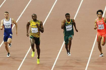 Bolt, en más rápido en su semifinal