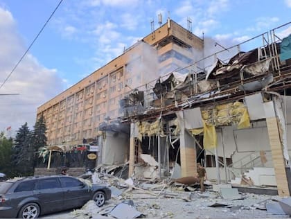 Bombardeo ruso a un pizzería en Kramatorsk, Donetsk.