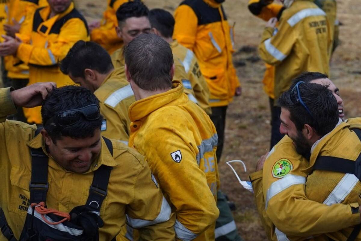 Bomberos de Córdoba en Santo Tomé festejan la llegada de las lluvias