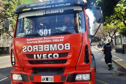 Bomberos de la Ciudad asistieron al hombre que cayó al pozo en Núñez