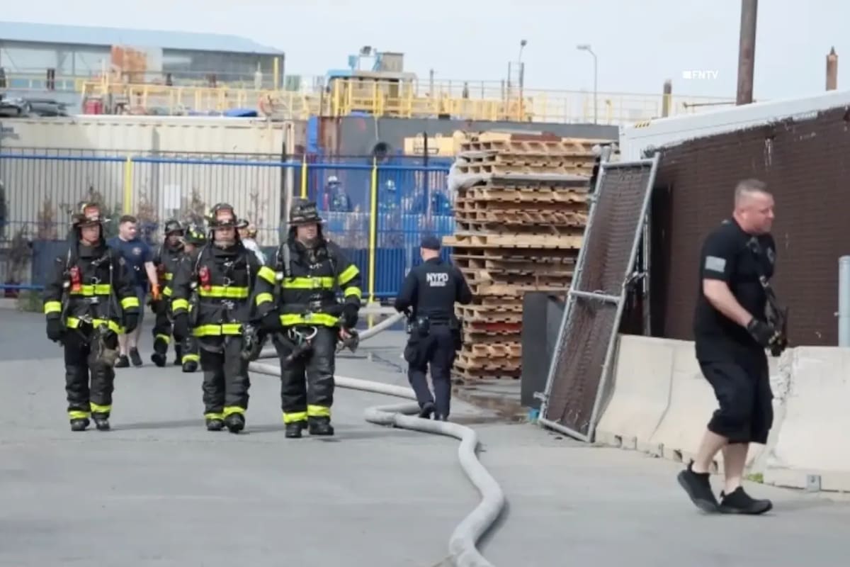 Bomberos de Nueva York acudieron ante el llamado. Foto: FNTV