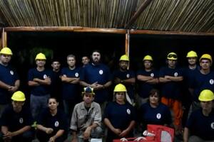 Bomberos que sofocan incendios en Corrientes tendrán su primera unidad móvil gracias a Santi Maratea