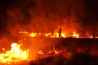 Bomberos españoles describen incendio récord: "Hagas lo que hagas no serás capaz de extinguirlo"