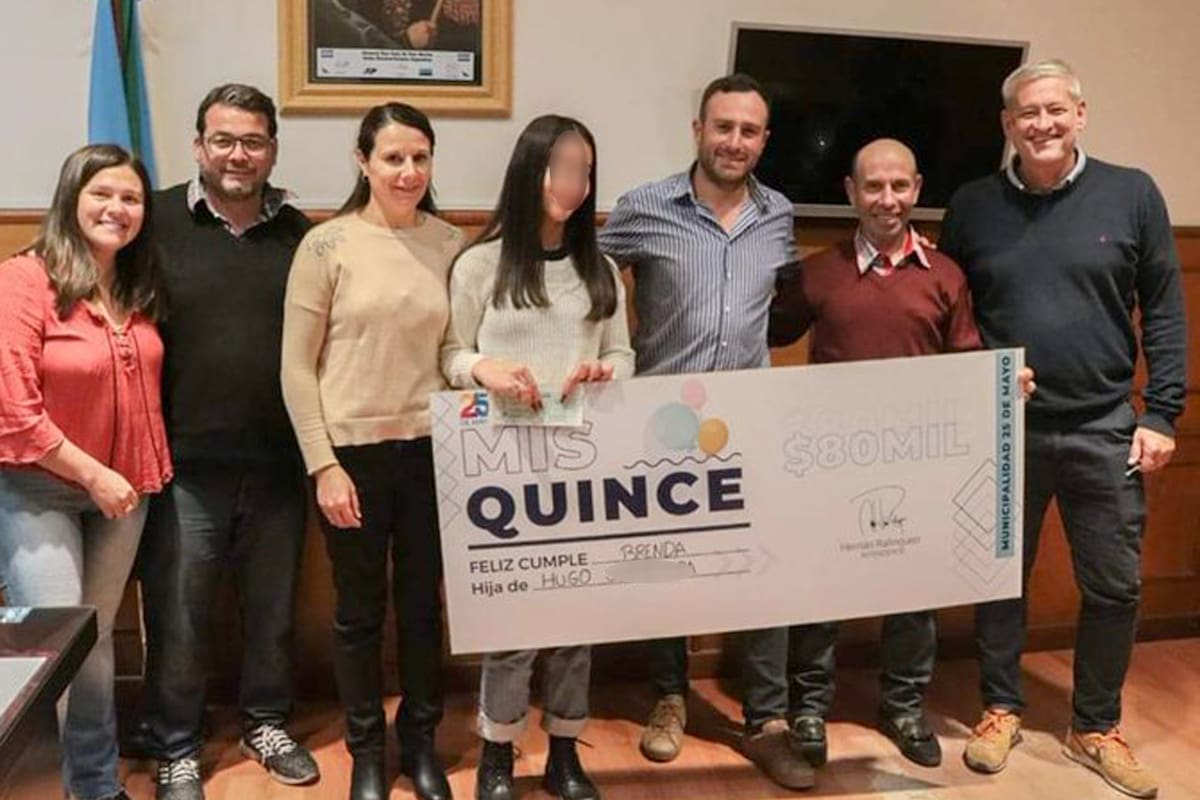 Bonificación especial de $80 mil para empleados y empleados con hijas que cumplen 15 años.