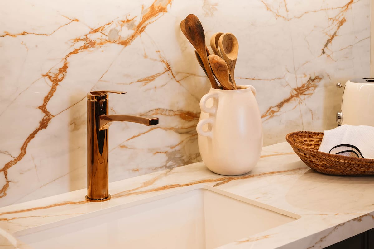 Bonnie en acabado "Rose Gold": una de las griferías de tendencia que presenta FV, la marca con más de cien años en el mercado argentino.