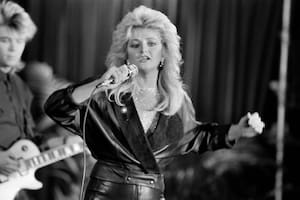 Murió Bonnie Tyler, la cantante británica que lideró los rankings con "Eclipse total del corazón"