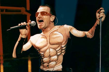 Con una singular camiseta, en el estadio Winnipeg Stadium, el jueves 12 de junio de 1997