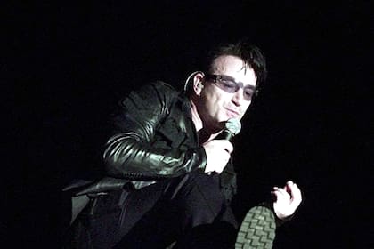 U2 realizó dos conciertos en Zúrich durante su gira de verano de 33 fechas por Europa, en el año 2001