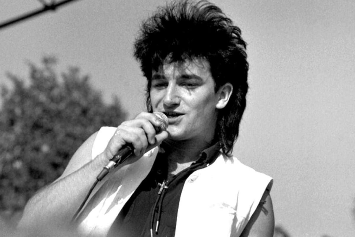Bono de U2 en 1983