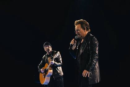 Bono, el cantante de U2, durante el show en el que le dedicó unas palabras al fallecido Alexei Navalny