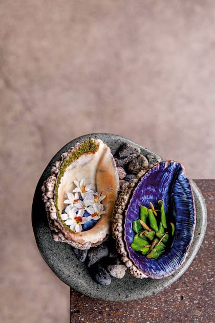 Los platos de Boragó son muy coloridos, indescifrables y deliciosos