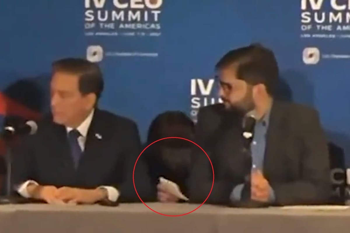 Boric tuvo que rectificarse luego de que le pasaran un papelito con la información correcta