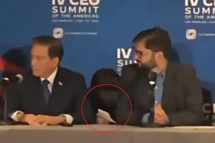 Boric tuvo que rectificarse luego de que le pasaran un papelito con la información correcta