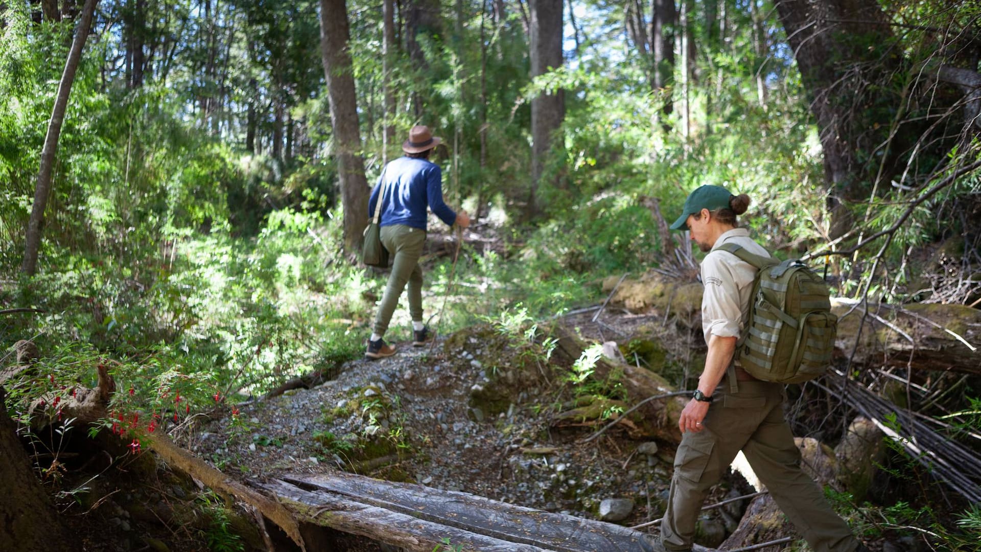 Boris Dietz, el guardaparque de la seccional Krügger, en el sendero hacia Palanganas.