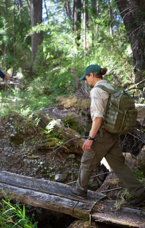 Boris Dietz, el guardaparque de la seccional Krügger, en el sendero hacia Palanganas.