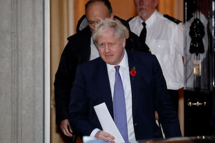 Boris Johnson, ayer, al salir de Downing Street