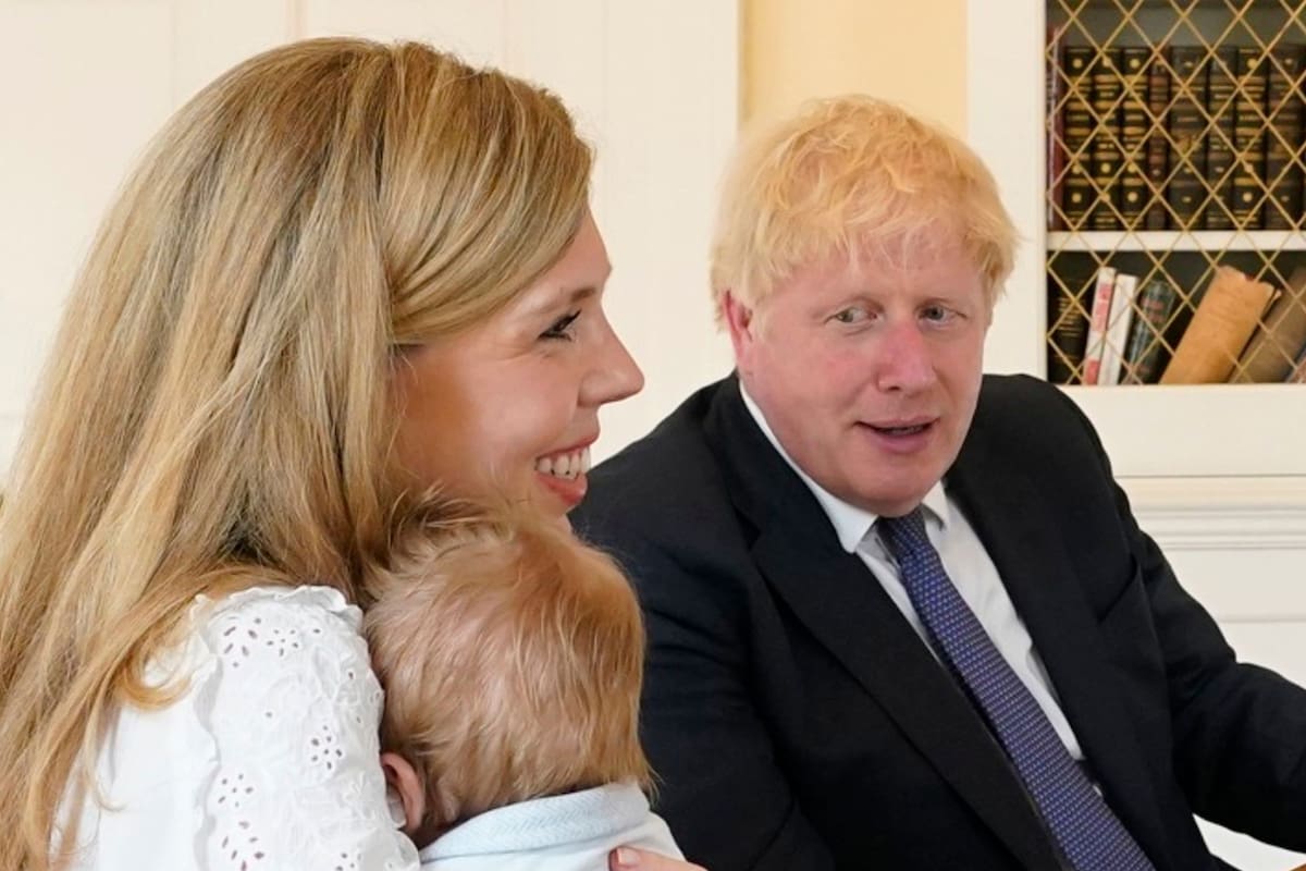 Boris Johnson junto a su mujer y su hijo Wilfred Lawrie Nicholas Johnson
