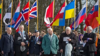 Boris Romanchenko lee durante un memorial en 2012