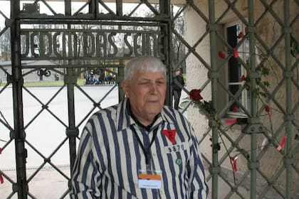 Boris Romanchenko sobrevivió la detención en cuatro campos de concentración entre 1942 y 1945