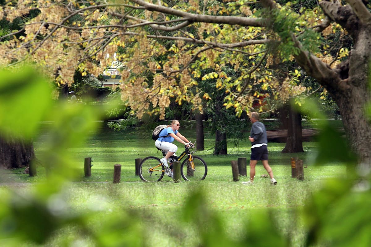 Bosques de Palermo; Lago de Palermo, ciudad de Buenos Aires; Argentina; feriado